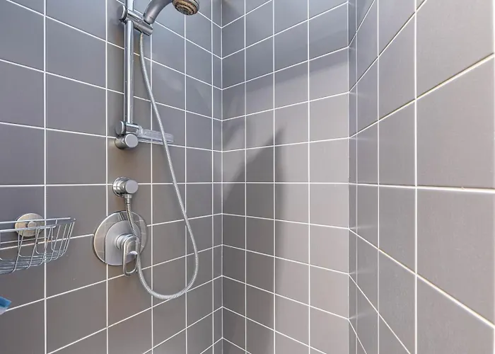 Guestready - Escape With Eiffel Views Appartement *